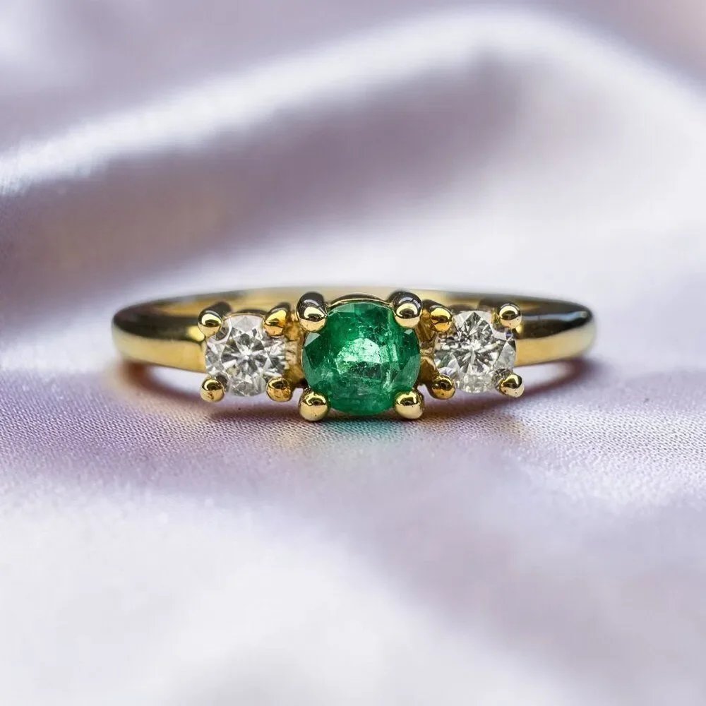 ESTATE- 10K Gold- Natural Emerald & Diamond Ring- Three Stone 1/4ct-Size 8 -2.2g